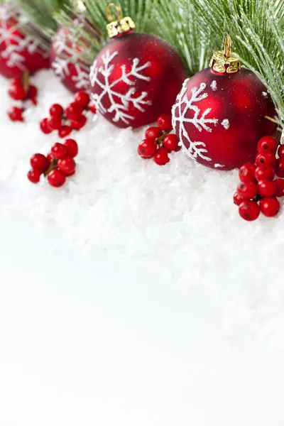 Ornamenti di Natale rosso confine — Foto Stock