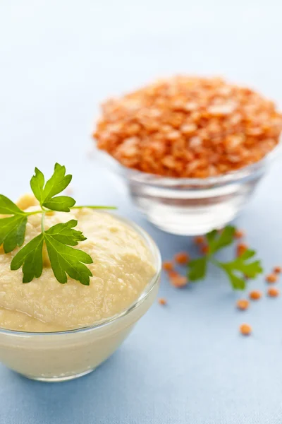 Red lentils and lentil hummus — Stock Photo, Image