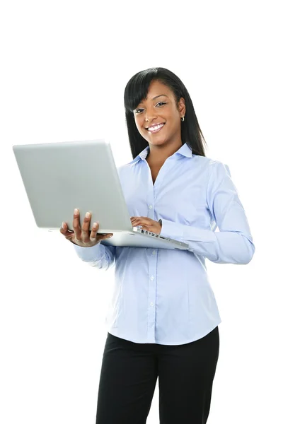 带着手提电脑微笑的女人 — 图库照片