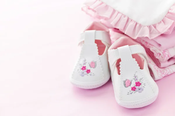 Pink baby clothes for infant girl — Stock Photo, Image