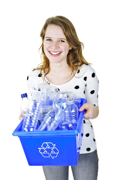 Mujer joven sosteniendo caja de reciclaje — Foto de Stock