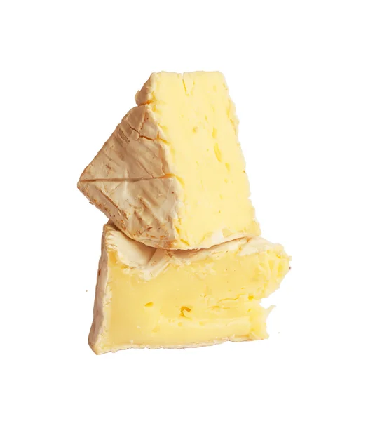 To skiver av fransk Camembert, isolert – stockfoto