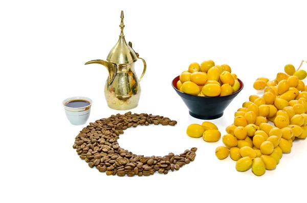 日の新鮮なフルーツとアラビア コーヒー — ストック写真