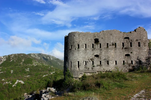 Karadağ'daki eski Kalesi