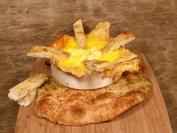 Rustik fırın peynir — Stok fotoğraf