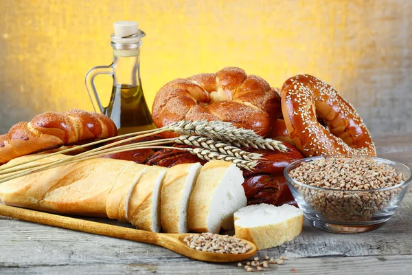 Пшеница и хлеб — стоковое фото