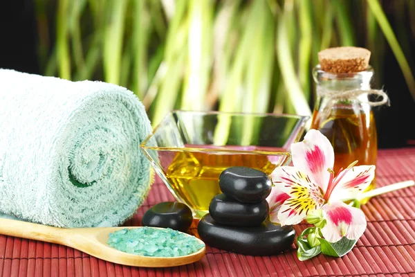 Acessórios de spa de massagem e beleza — Fotografia de Stock