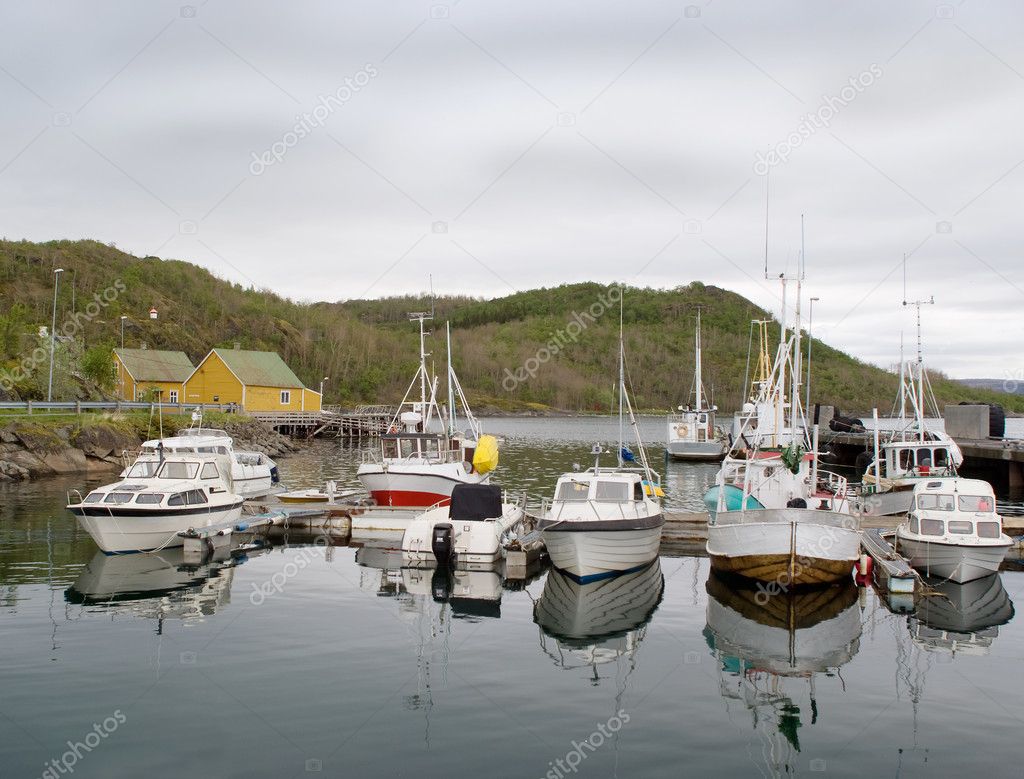 Parking of motor boats in the Norwegian Sea