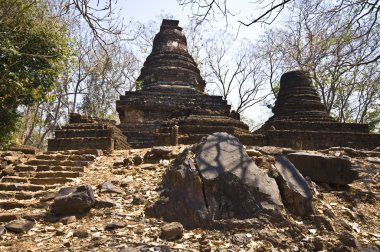 Wat Khao Phanom Phloeng