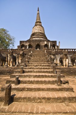 WAT Chang Lom