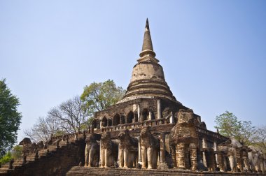 WAT Chang Lom