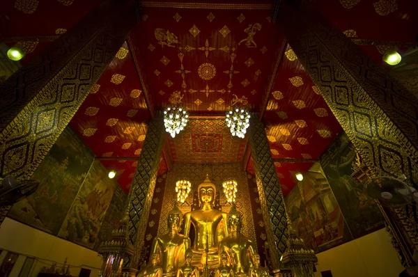Wat Phra Que Haripunchai — Foto de Stock