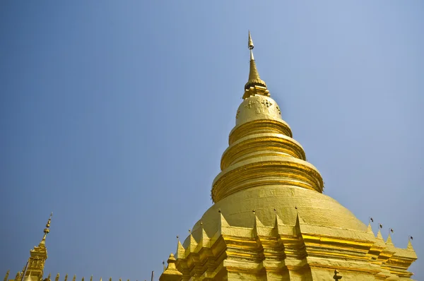 Wat Phra che Haripunchai — Foto Stock