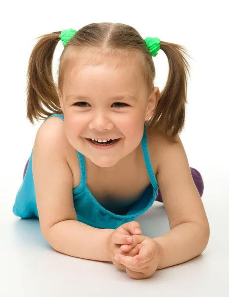 Πορτρέτο ενός ευτυχισμένου μικρού κοριτσιού — Φωτογραφία Αρχείου