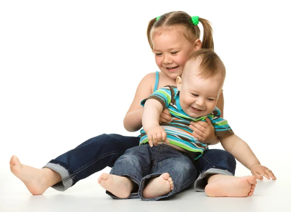 Dvě děti se baví — Stock fotografie