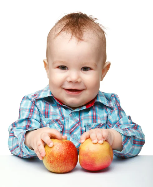 Kleines Kind mit Apfel — Stockfoto