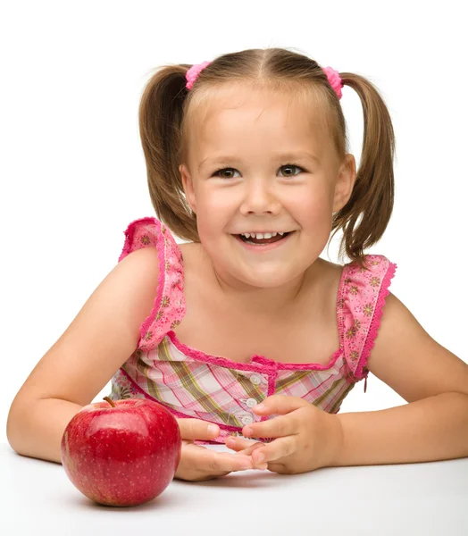 Retrato de una niña con manzana —  Fotos de Stock