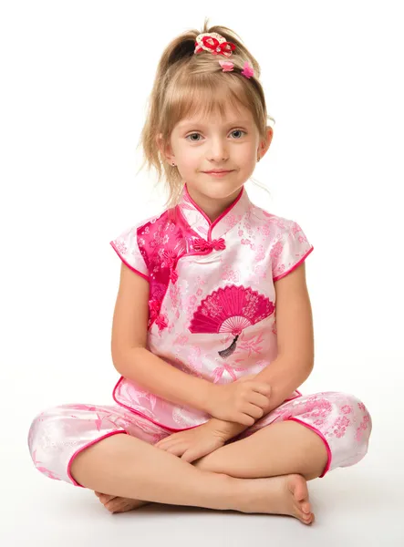 Niedliches kleines Mädchen in rosa Ba-Ba-Shirt (vietnamesisch)) — Stockfoto
