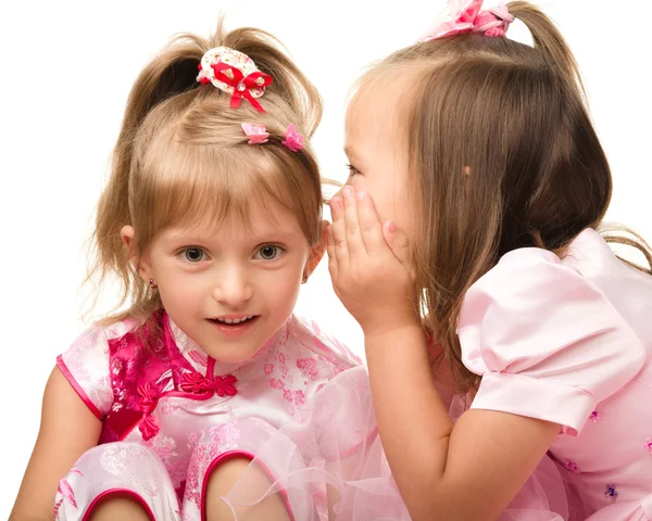 Dvě malé holčičky jsou chatování — Stock fotografie