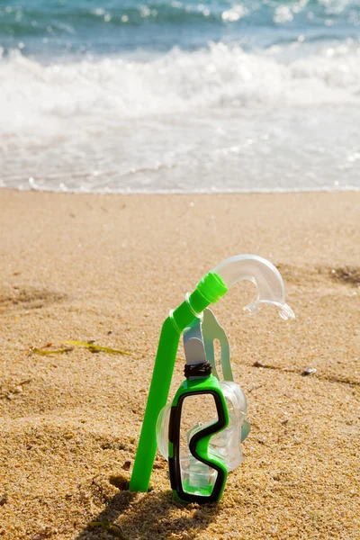 Snorkeling e maschera in sabbia — Foto Stock
