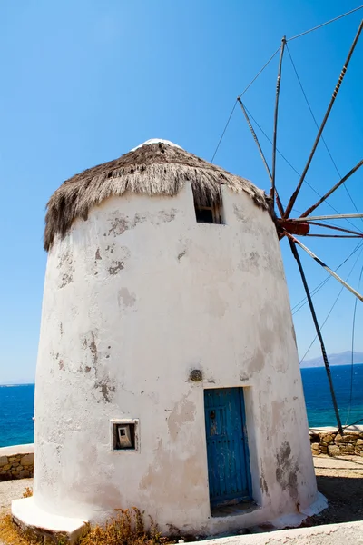 Väderkvarn i mykonos, Grekland — Stockfoto