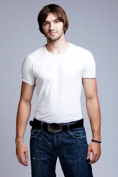 T-shirt e jeans — Fotografia de Stock