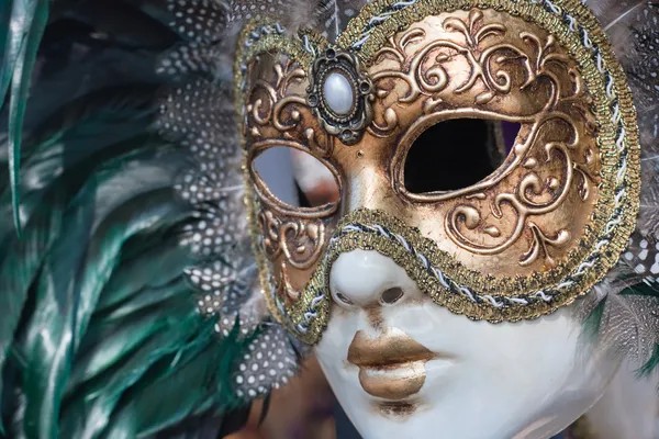 Máscara de Veneza com verde e ouro Imagens Royalty-Free