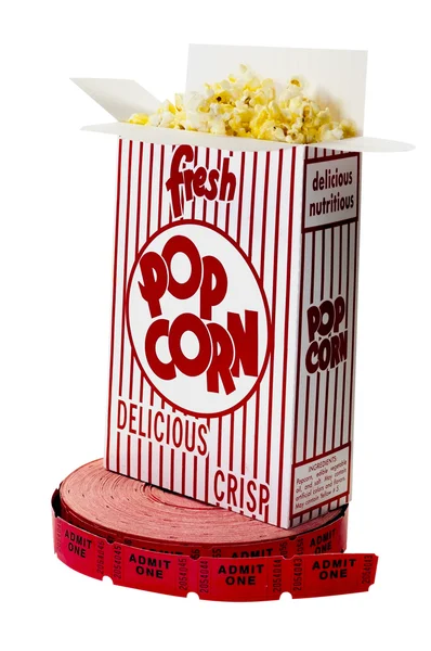 Popcorn i film bilety na białym tle — Zdjęcie stockowe