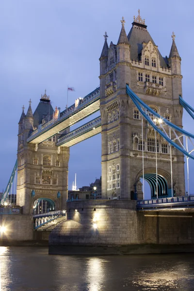 Věž most v noci, Londýn, Velká Británie — Stock fotografie
