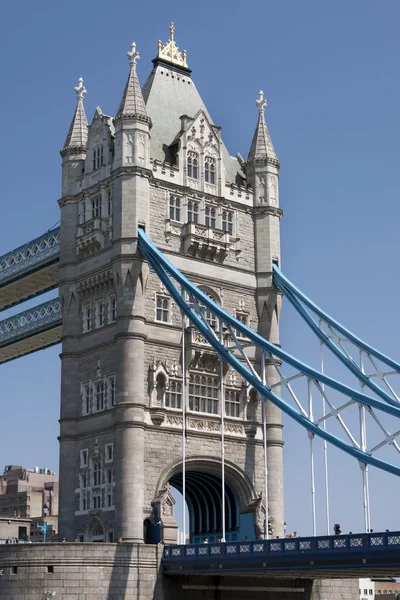 Detail van tower bridge - Londen, onder de brug weergave. — Stockfoto
