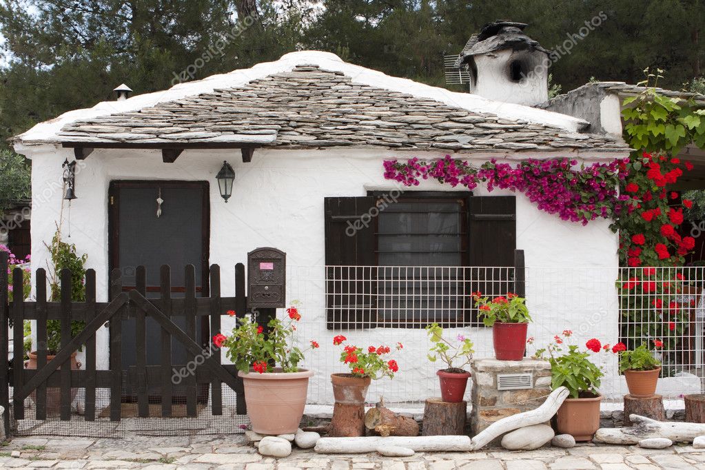 Small traditional greek house, in Thassos Island, Aliki Beach — Stock