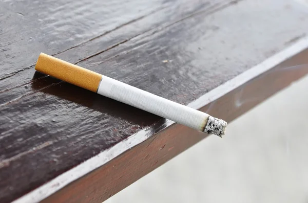 Um cigarro — Fotografia de Stock