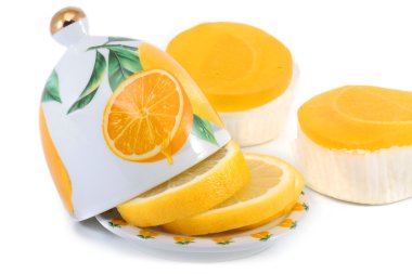 limon dilimleri ve limon sufle