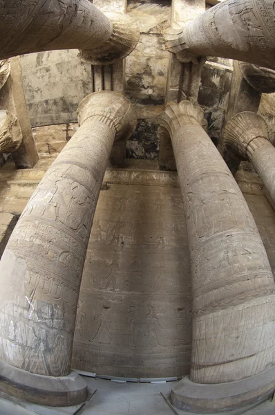 Colonne nel Tempio di Edfu — Foto Stock