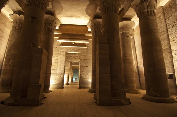 Säulen im Tempel der Isis bei Philae in Assuan — Stockfoto