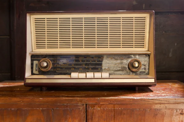 复古旧收音机 — 图库照片
