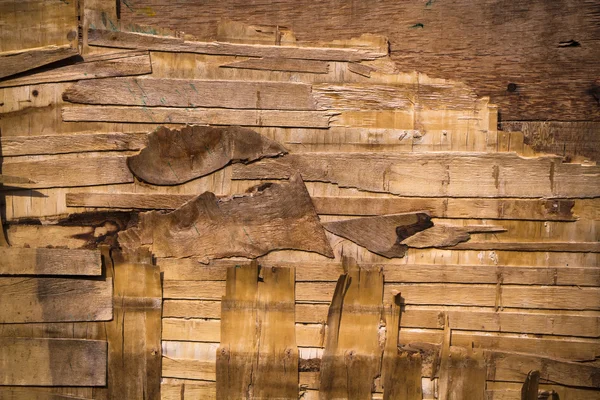 腐朽木墙体裂缝 — 图库照片