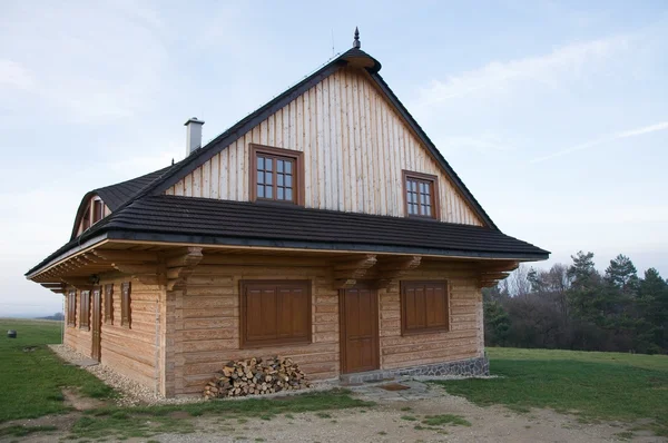 Chata drewniana — Zdjęcie stockowe