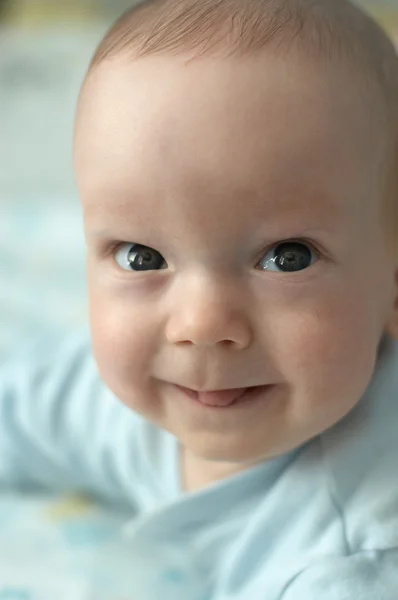 Portrait de bébé garçon mignon — Photo