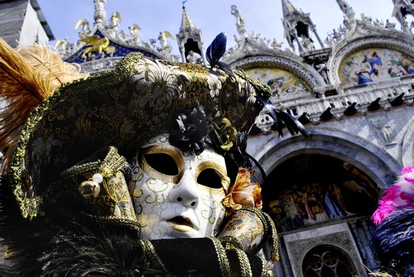 Carnavalsmaskers in Venetië — Stockfoto