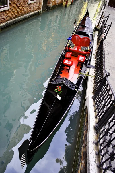 Black gondola — Stock Photo, Image