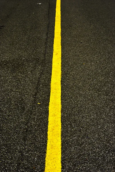Sarı çizginin — Stok fotoğraf