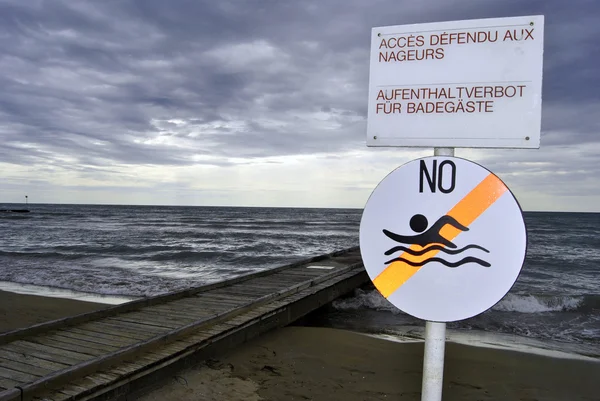 Заборона плавання — стокове фото
