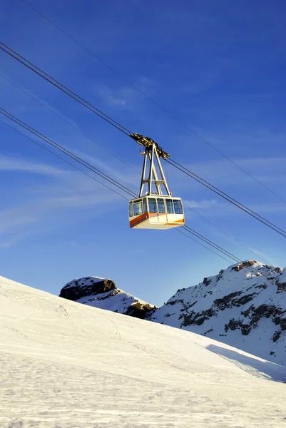 Cable car in the winter — Stock Photo, Image