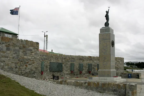 Monument över fallna soldater i falkland kriger — Stockfoto