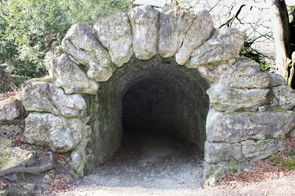 Cueva de piedra . Fotos De Stock