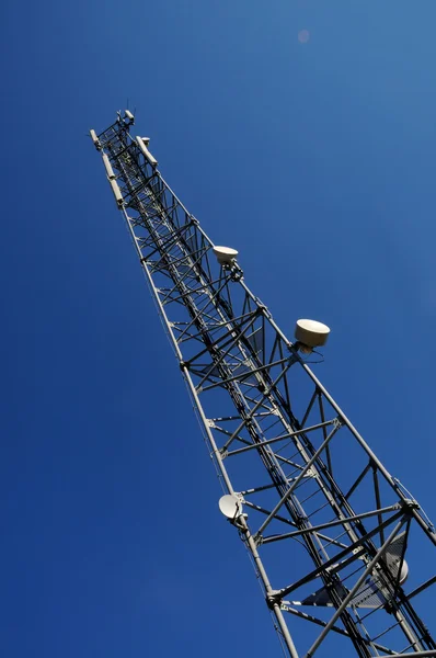 Torre de radiodifusão — Fotografia de Stock