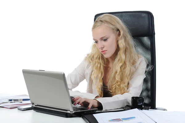 Vrouw in de office-werkplek — Stockfoto