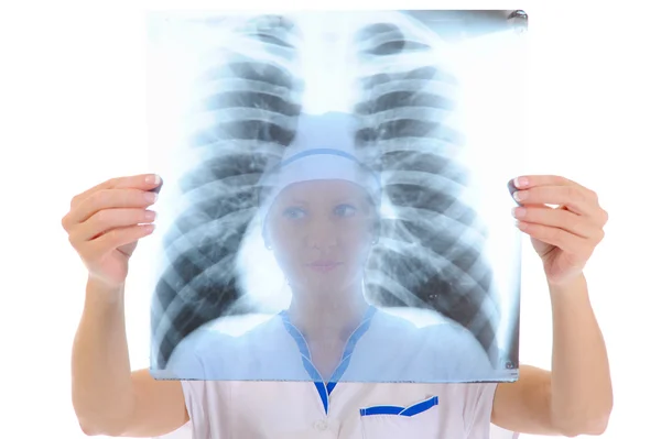 Lekarz posiadający x-ray — Zdjęcie stockowe