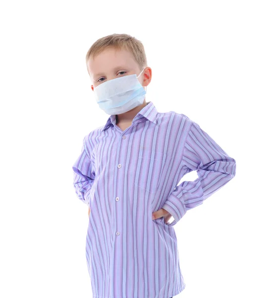 Мальчик в медицинской маске — стоковое фото